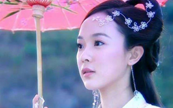 影视剧女星撑伞：刘亦菲最惊艳，赵雅芝最经典